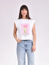 Remera color rosa con estampado de palmeras y texto "Sur la Cote D'Azur France Saint Jean Cap Ferrat".