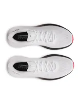 Championes de running Under Armour Charged Rogue 5, color negro con logo de la marca en el lateral.