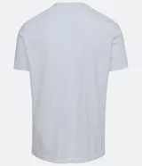 Remera slim de manga corta color salmón, de punto medio, sin estampado y cuello redondo.