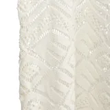 Kimono negro de tejido crochet con flecos en el ruedo.