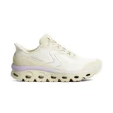 Championes deportivos Skechers Slip-ins Glide Step Sole, color crema con detalles en lila. Diseñados con tecnología Hands Free Slip-ins para un ajuste fácil y Heel Pillow para mantener el pie en su lugar. Cuentan con plantilla Air-Cooled Memory Foam y entresuela Glide-Step.