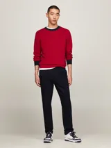 Pantalón chino azul marino de corte skinny confeccionado en sarga de algodón elástico.