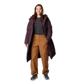 Pantalón cargo color verde oliva, de corte holgado, con cintura parcialmente elástica, bolsillos laterales y traseros con solapa, anillo en D y puños ajustables.