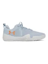 Zapatillas de entrenamiento Under Armour Tribase Reign 6 para mujer, color celeste con logo naranja. Diseñadas para entrenamiento de alto impacto.