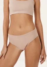 Pack de tres bombachas clásicas de algodón color negro con elástico fino en la cintura y logo en el lateral.