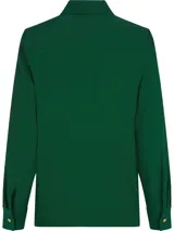 Camisa verde de viscosa con cuello inglés, corte amplio, tapeta oculta, puños abotonados y logo metálico de Tommy Hilfiger en la manga.