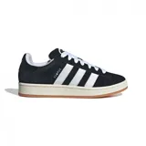 Championes Adidas Campus 00S de gamuza negra con las tres tiras laterales en blanco, cordones blancos y suela de goma color caramelo.