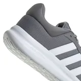 Championes Adidas modelo Lite Racer 4.0, color gris con tres franjas laterales blancas y entresuela Cloudfoam blanca. Presentan un diseño liviano con parte superior de malla textil y cordones grises.