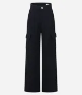 Pantalón cargo recto negro de sarga con cintura alta y bolsillos laterales con solapa.