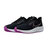 Zapatillas de running Nike Air Zoom Pegasus 39, color negro con detalles en blanco. Diseñadas para hombre y mujer, ideales para entrenamiento y competición en asfalto, con pisada neutra y amortiguación reactiva gracias a la tecnología React y las unidades Zoom Air en el antepié y el talón.