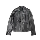 Campera negra de cuero sintético con cuello redondo, cierre frontal y bolsillos laterales con cierre.