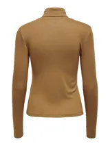 Camiseta de manga larga color marrón claro con cuello alto.