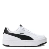 Championes urbanos Puma Court Lally SKye, color blanco con detalles en negro, plataforma blanca y logo Puma en negro en el lateral.