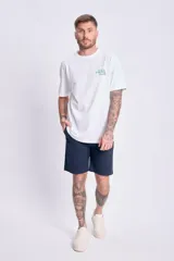 Bermuda casual clásica color azul marino.