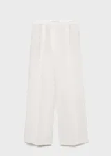 Pantalón de lino color blanco, de corte recto y tiro medio.