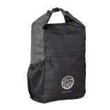 Mochila Rip Curl Surf Series 25L Ventura color negro con logo estampado en blanco. Cuenta con bolsillo lateral de red y cierre superior enrollable.