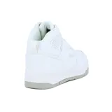 Championes de caña alta color blanco con detalles en gris claro y logo de la marca en los laterales.