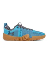 Zapatillas de entrenamiento Under Armour TriBase Reign 6, color celeste con detalles en gris y suela color caramelo.