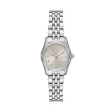 Reloj Michael Kors modelo Lexington, con caja y pulsera de acero inoxidable plateado. Esfera color champagne con indicadores de hora con cristales y números romanos en la posición de las 12.