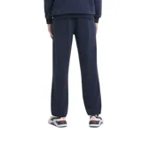 Pantalón de jogging azul marino de Puma, con logo blanco estampado en el muslo izquierdo. Confeccionado en tejido de punto de algodón y poliéster, con cintura elástica ajustable con cordón, bolsillos laterales y puños elásticos.