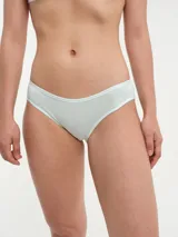 Bombacha clásica de punto canalé color celeste con cintura elástica.