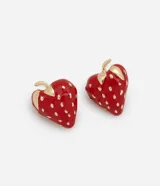 Aros de botón con forma de frutilla esmaltada en rojo con detalles en dorado.