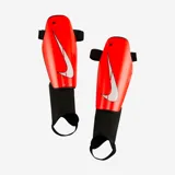 Espinilleras Nike Charge Grid unisex de color rojo con logo de Nike en blanco y ajuste con velcro.