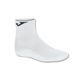 Medias tobilleras blancas con tejido elástico y transpirable, puños de canalé, de la marca Joma.