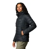Campera puffer negra de Columbia, con cierre frontal, bolsillos laterales con cierre y logo de la marca bordado en el pecho.