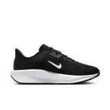 Championes de running Nike Quest 6, color negro con detalles en blanco.