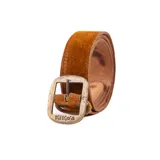 Cinturón de cuero gamuzado color marrón, con hebilla metálica envejecida que lleva grabado el logo "Kiko's".