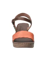 Sandalias de cuero marrón con plataforma de 6 cm y capellada color naranja tejida.