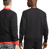 Buzo negro de cuello redondo con logo de Nike bordado en blanco en el pecho.