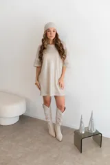 Remerón de viscosa con tejido de red calada.