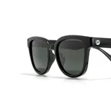 Lentes de sol Sunski modelo Miho, color negro con lentes polarizadas verdes.