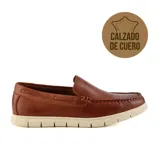 Zapato casual Hi-Tec Erik de cuero color marrón con cordones y suela de goma color crema.
