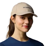 Gorra de béisbol negra marca Columbia, con logo bordado en blanco al frente y cierre ajustable en la parte posterior.