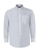 Camisa de hombre RKF, modelo WF PB, de manga larga con diseño a cuadros celestes y blancos. Tiene cuello abotonado, bolsillo en el pecho con logo bordado y tecnología wrinkle-free.