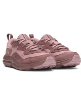 Zapatillas de running Under Armour Charged Verssert 2 para mujer, color gris oscuro y negro con detalles en rosa.
