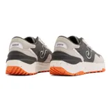 Championes Joma C367 de estilo casual, con corte de textil transpirable y refuerzos de serraje. Suela de caucho reciclado, plantilla de materiales reciclados y mediasuela de phylon reciclado.