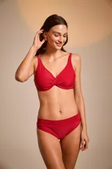 Bombacha de bikini tiro alto color negro.