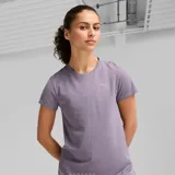Remera deportiva Puma Favourite Heather color lila jaspeado, de corte entallado, cuello redondo y logo reflectivo en el pecho.
