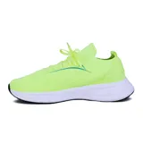 Championes deportivos Actvitta color amarillo flúor, acordonados, con suela blanca y detalles en negro.