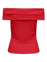 Top rojo con hombros descubiertos, mangas cortas y corte regular.