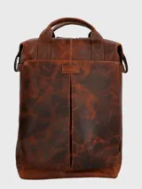 Mochila de cuero color marrón con compartimento principal con cierre cremallera, bolsillo acolchado interior para laptop, bolsillo interior con cierre, dos bolsillos frontales con cierre cremallera lateral, bolsillo trasero con cierre cremallera, correas ajustables y acolchadas y forro interior 100% poliéster reciclado.