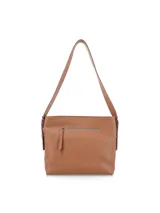 Cartera tipo shopper color marrón claro, con correa larga regulable para usar al hombro o cruzada.