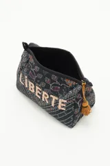 Bolso tipo pouch en algodón estampado con la palabra "Liberte" bordada.