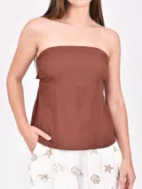 Top strapless color marrón oscuro.