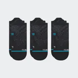 Pack de tres pares de medias deportivas Stance Run Light Tab, color negro con detalles en celeste.
