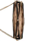 Cartera tipo bandolera o cruzada de Guess, color negro, con herrajes metálicos en tono oro rosado. Presenta un diseño rectangular con dos compartimentos superiores con cierre de cremallera y un bolsillo frontal con cierre. Incluye una correa de hombro ajustable y desmontable, compuesta por una cadena metálica y una sección de cuero sintético negro. Lleva el logo triangular de Guess en metal dorado en el frente.